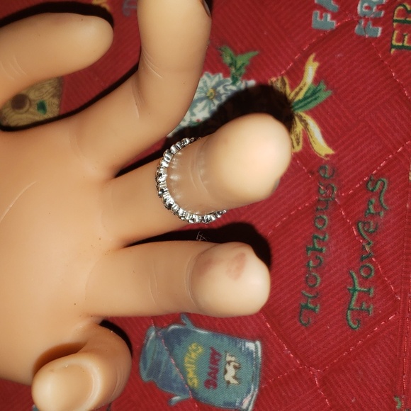 Flower Ring - Picture 3 of 3